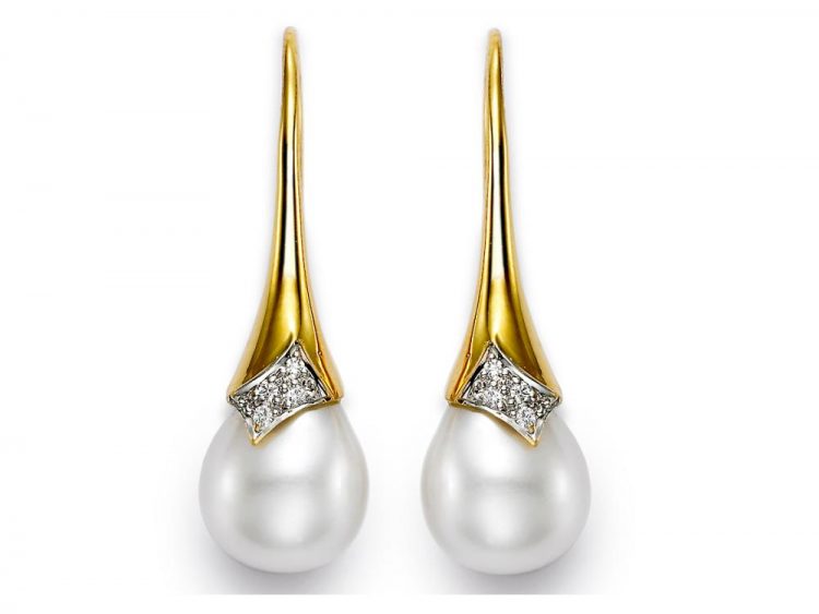 MASTOLONI - 18K Yellow Gold 8-9MM White Drop Shaped Cultured Pearl Shepherd Hook Earring with 8 Diamonds 0.04 TCW