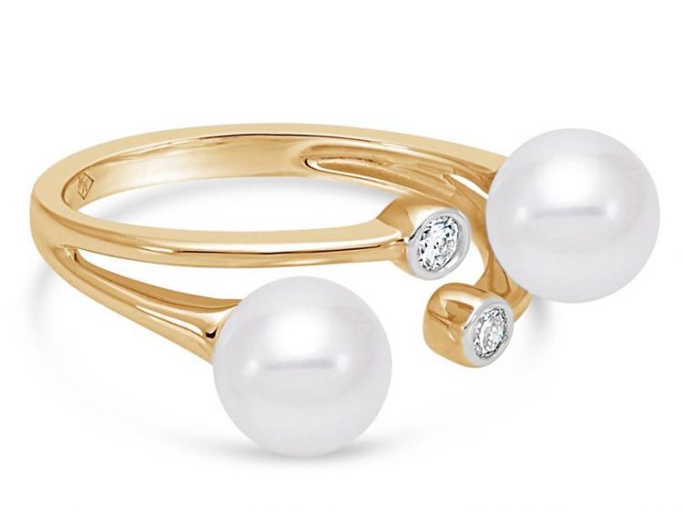 MASTOLONI - 18K Yellow Gold 7-7.5MM White Round Cultured Pearl Ring with 2 Diamonds 0.12 TCW